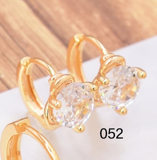 [CM02000052] ARETES HUGGIES BAÑO DE ORO ZIRC.  CRISTAL RD EE5617-291 (IM26)