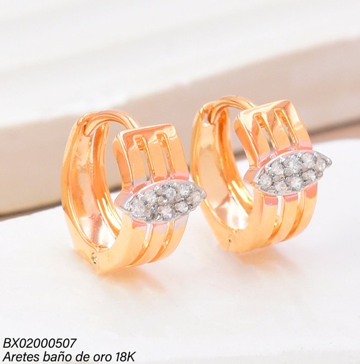 [BX02000507] ARETES BAÑO DE ORO 18K. XUPING HUGGIES OV. ZIRC