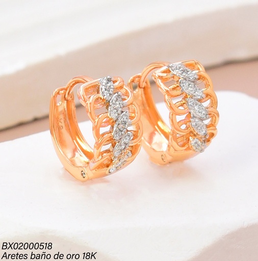 [BX02000518] ARETES BAÑO DE ORO 18K. XUPING HUGGIES ENTRELAZADOS/OV. ZIRC