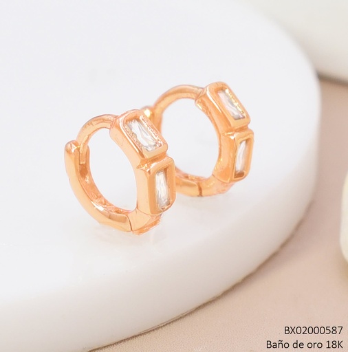 [BX02000587] ARETES HUGGIES BAÑO DE ORO 18K. XUPING 2 RECT.VERTICAL