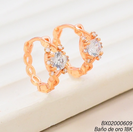 [BX02000609] ARETES HUGGIES BAÑO DE ORO 18K. XUPING ZIRC.RD/DOR ENLAZADOS