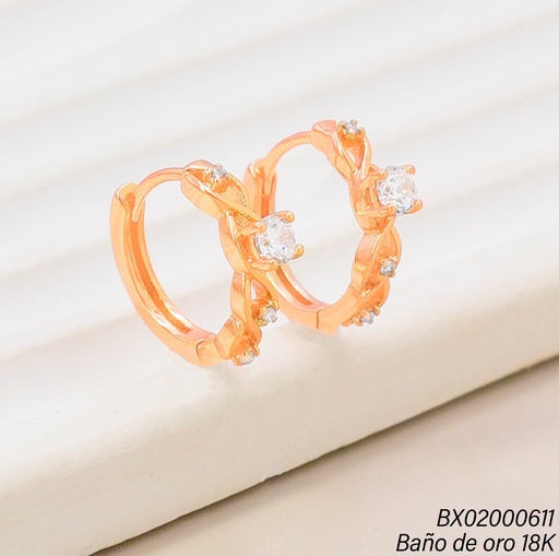 [BX02000611] ARETES HUGGIES BAÑO DE ORO 18K. XUPING ZIRC/DOR.ENLAZADO