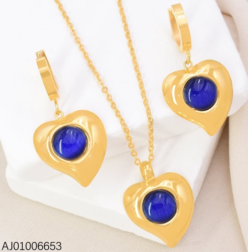 [AJ01006653] SET CORAZON CENTRO RD. AZUL. ARETES HUGGIES