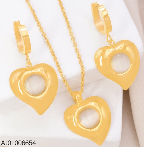 [AJ01006654] SET CORAZON CENTRO RD. BLANCO ARETES HUGGIES
