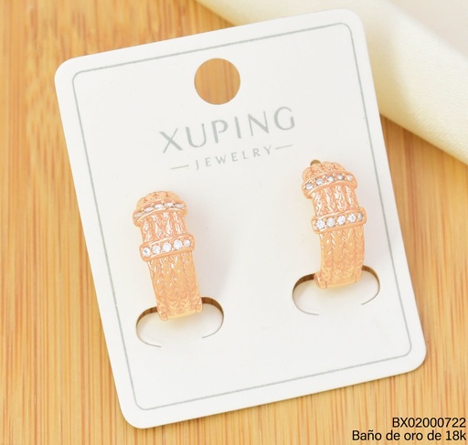 [BX02000722] ARETES HUGGIES BAÑO DE ORO 18K XUPING TRENZADO / LINEA ZIRC. (X.JL)