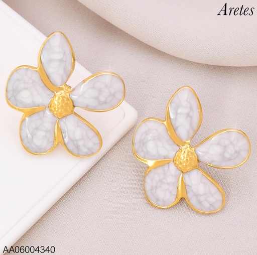 [AA06004340] ARETES ESMALTADOS FLOR BLANCA 5 PETALOS WH260637