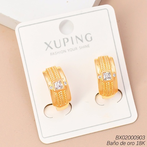 [BX02000903] ARETES BAÑO DE ORO 18K. HUGGIES ANCHA TEXTURIZADA ZIRC CENTRO. (XL230926)