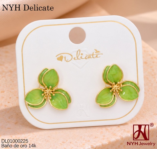 [DL01000225] ARETES BAÑO DE ORO 14K. FLOR 3 PETALOS VERDE YL412B (DEL211026)