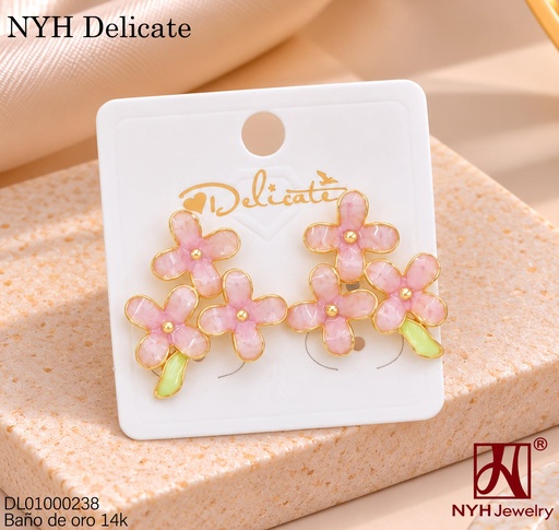 [DL01000238] ARETES BAÑO DE ORO 14K.  3 FLORES ESMALTADAS ROSADAS YL411A (DEL211026)